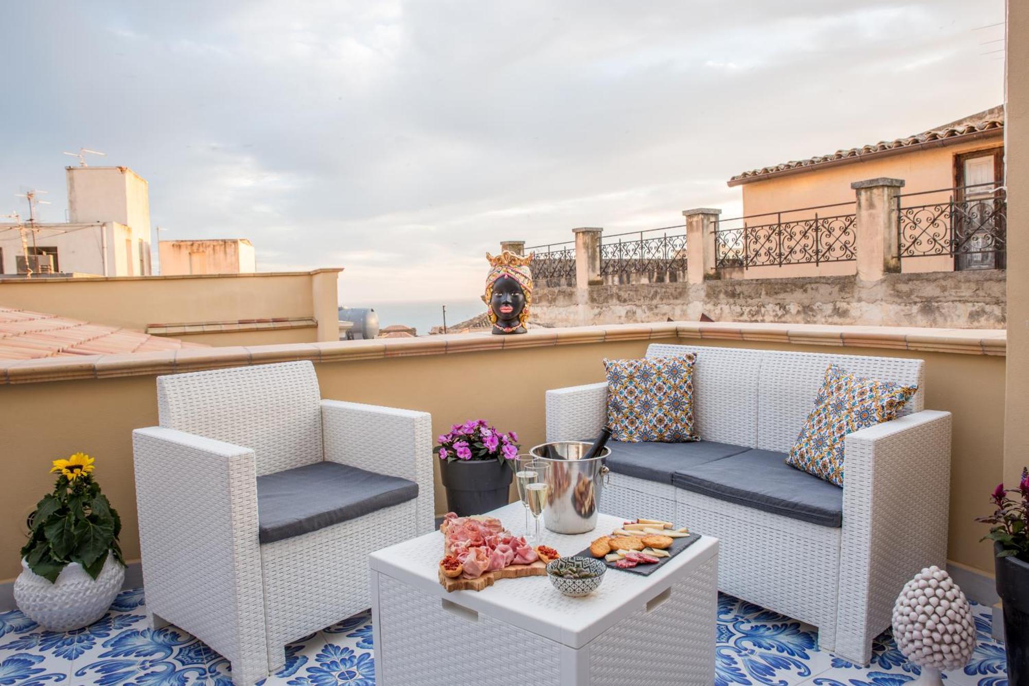 Keramos Luxury Rooms Sciacca Exterior photo